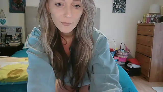 Heyitsmee33 online show from April 7, 2:08 pm