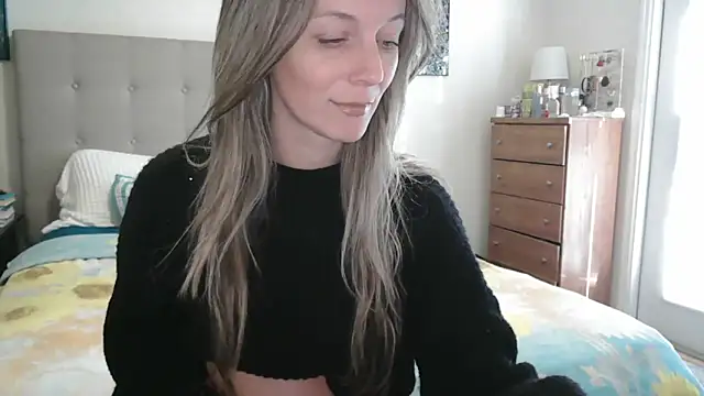 Heyitsmee33 online show from February 10, 12:48 pm