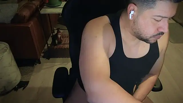 HungandThickLatin online show from November 10, 11:26 am