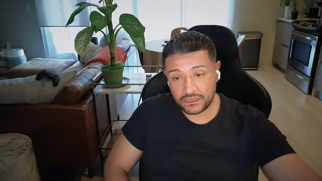 HungandThickLatin online show from October 25, 12:32 am