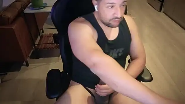 HungandThickLatin online show from October 20, 1:29 am