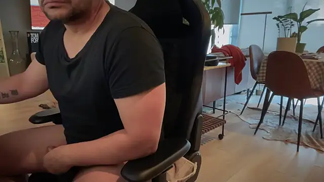 HungandThickLatin online show from March 19, 1:32 am