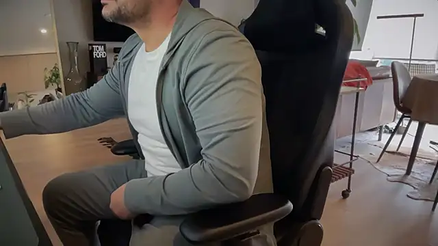 HungandThickLatin online show from March 12, 6:32 pm