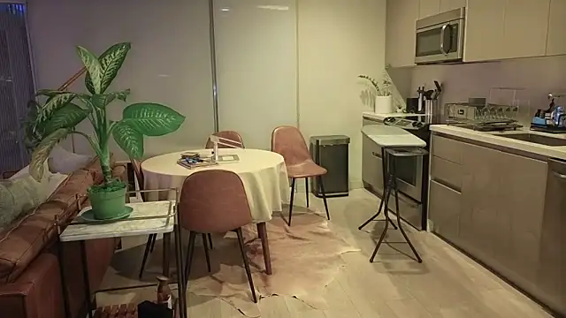 HungandThickLatin online show from October 26, 8:59 am