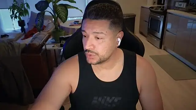 HungandThickLatin online show from September 27, 2:23 pm