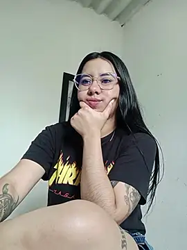 Snapshot of majo_rose chatting on November 7, 9:19 pm majo rose online show from November 7, 9:19 pm