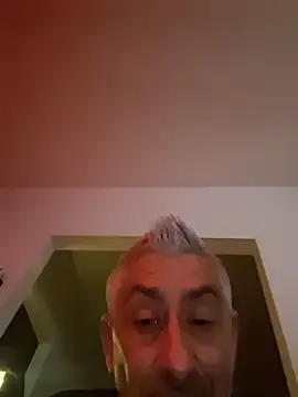 Snapshot of cuci45 chatting on February 21, 11:18 pm cuci45 online show from February 21, 11:18 pm