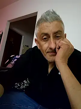 cuci45 online show from April 11, 10:57 pm