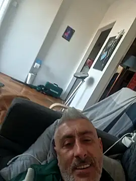 Snapshot of cuci45 chatting on February 27, 3:01 pm cuci45 online show from February 27, 3:01 pm