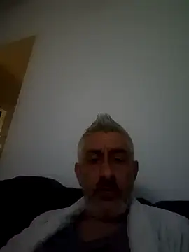 Snapshot of cuci45 chatting on February 1, 11:47 pm cuci45 online show from February 1, 11:47 pm