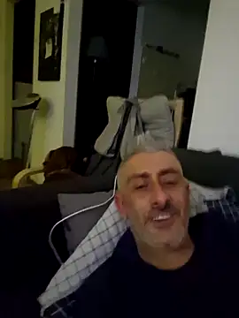 Snapshot of cuci45 chatting on December 20, 4:26 am cuci45 online show from December 20, 4:26 am