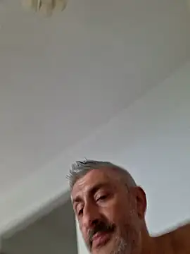 Snapshot of cuci45 chatting on June 5, 3:18 pm cuci45 online show from June 5, 3:18 pm