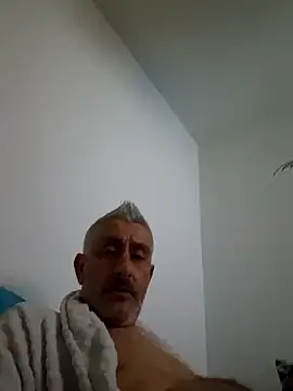 Snapshot of cuci45 chatting on February 15, 12:22 am cuci45 online show from February 15, 12:22 am