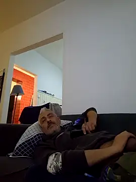 cuci45 online show from November 18, 6:00 pm