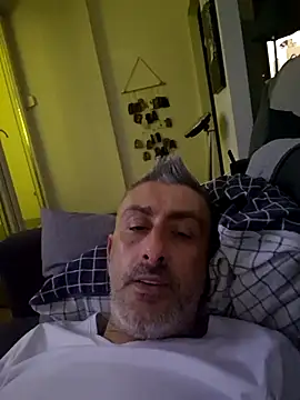 Snapshot of cuci45 chatting on December 18, 11:41 pm cuci45 online show from December 18, 11:41 pm