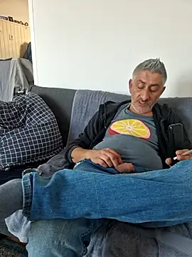 cuci45 online show from November 9, 1:59 pm