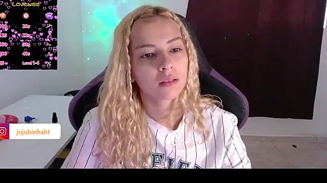 Snapshot of jujubinhahot chatting on March 15, 8:21 pm jujubinhahot online show from March 15, 8:21 pm