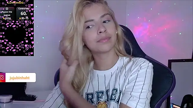 Snapshot of jujubinhahot chatting on March 18, 8:06 am jujubinhahot online show from March 18, 8:06 am