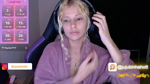 Snapshot of jujubinhahot chatting on October 16, 2:20 am jujubinhahot online show from October 16, 2:20 am