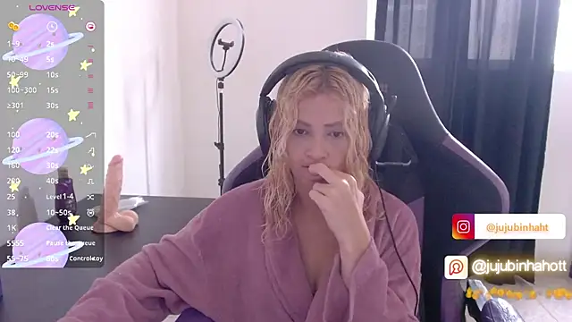 Snapshot of jujubinhahot chatting on December 4, 1:10 pm jujubinhahot online show from December 4, 1:10 pm