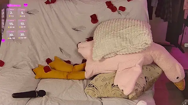 Snapshot of cutenessa chatting on February 15, 11:25 pm cutenessa online show from February 15, 11:25 pm