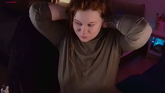 cutenessa online show from December 19, 5:32 am