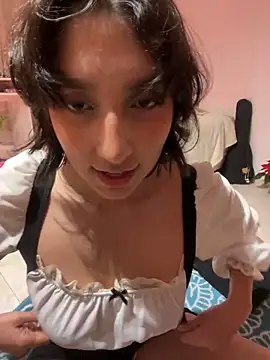 Snapshot of aurora_xoxo chatting on December 11, 5:00 am aurora xoxo online show from December 11, 5:00 am