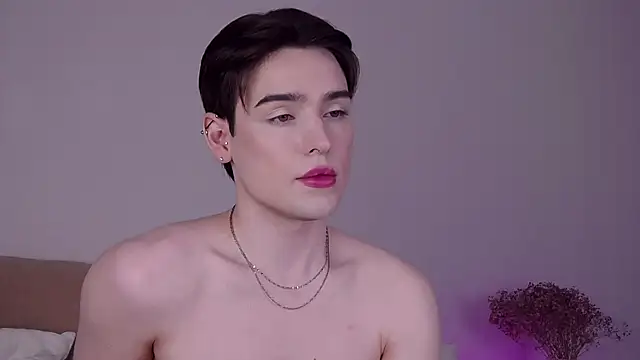 Snapshot of RobbyCharming chatting on July 3, 7:59 am RobbyCharming online show from July 3, 7:59 am