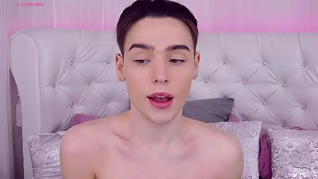 RobbyCharming online show from March 6, 7:43 pm