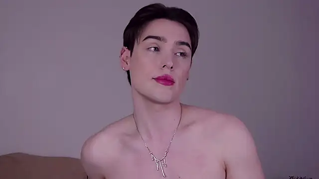 Snapshot of RobbyCharming chatting on July 6, 7:59 am RobbyCharming online show from July 6, 7:59 am