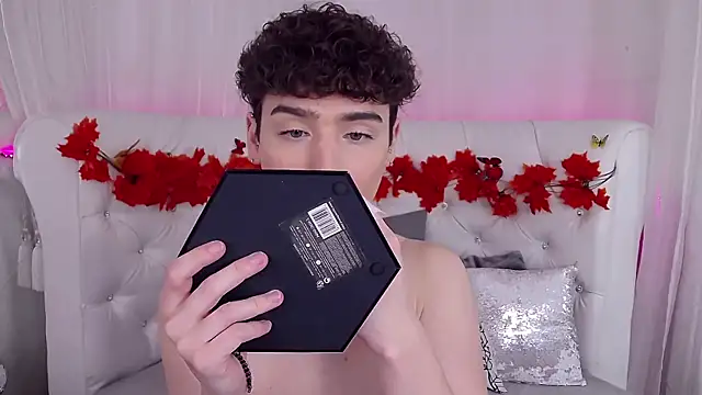 RobbyCharming online show from November 1, 3:35 am