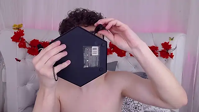 RobbyCharming online show from October 29, 3:49 am