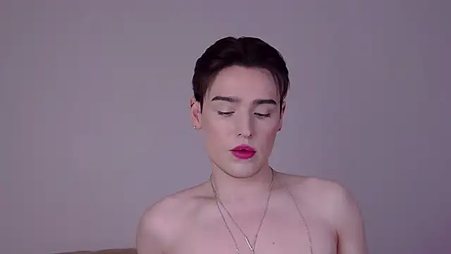 Snapshot of RobbyCharming chatting on June 20, 7:13 am RobbyCharming online show from June 20, 7:13 am