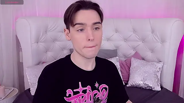 RobbyCharming online show from March 22, 1:54 am