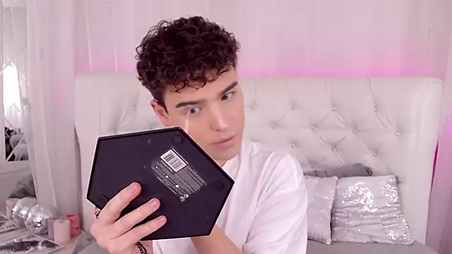 RobbyCharming online show from September 21, 3:33 am