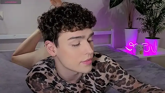 RobbyCharming online show from October 8, 11:12 am