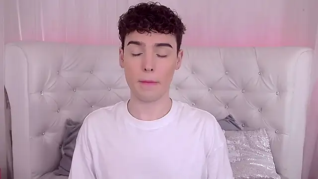 RobbyCharming online show from September 26, 3:46 am