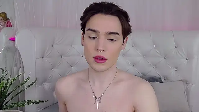 RobbyCharming online show from April 19, 4:35 am