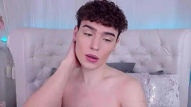 RobbyCharming online show from November 9, 3:32 am