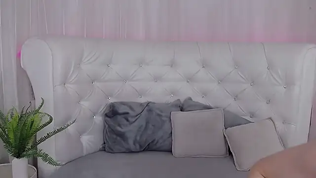 RobbyCharming online show from March 22, 4:27 am