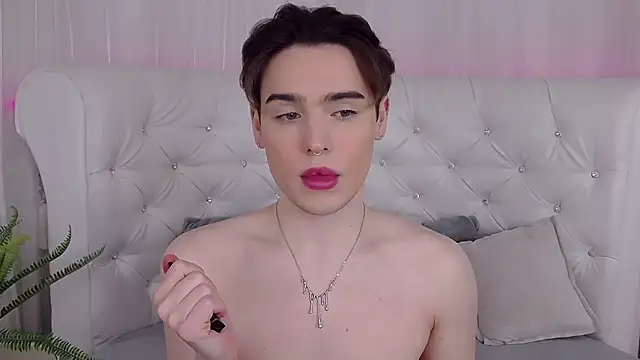 RobbyCharming online show from April 5, 4:19 am