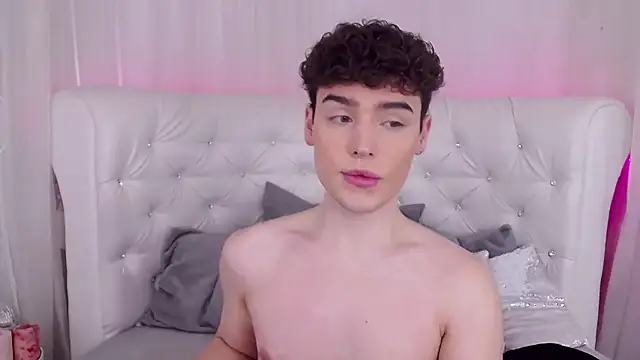 RobbyCharming online show from October 17, 3:43 am