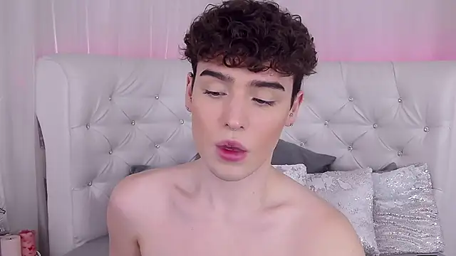 RobbyCharming online show from October 19, 3:53 am