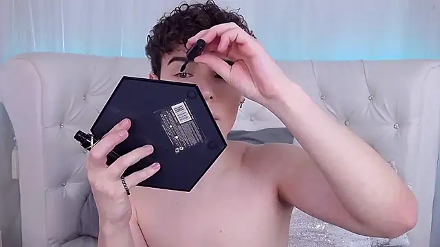 RobbyCharming online show from November 12, 3:43 am