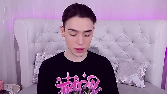 RobbyCharming online show from March 9, 7:48 pm