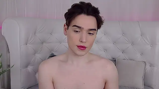 RobbyCharming online show from March 28, 4:24 am