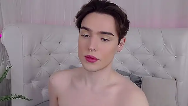 RobbyCharming online show from April 12, 4:27 am