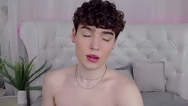 RobbyCharming online show from March 9, 4:27 am