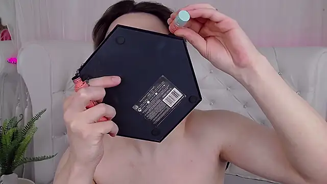 RobbyCharming online show from April 24, 4:47 am