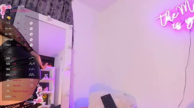 Snapshot of dana_montana_ chatting on December 27, 9:50 am dana montana online show from December 27, 9:50 am